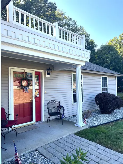 49 Lantern Ln, Kingston, NH 03848