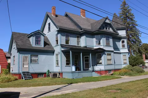 69 Winter St, Saint Johnsbury, VT 05819