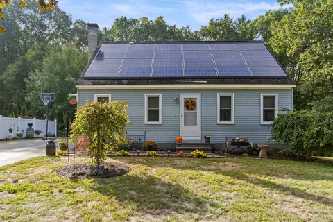 43 Donna Dr, Pembroke, NH 03275