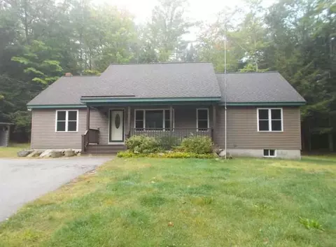 255 Summit View Dr, Tamworth, NH 03886