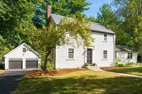 31 Raymond St, Nashua, NH 03064