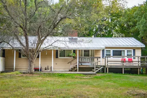 76 Old Church Rd, Claremont, NH 03743