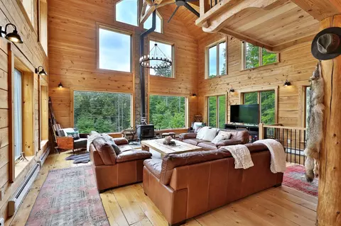 314 Putnam Forest Rd, Grafton, VT 05146