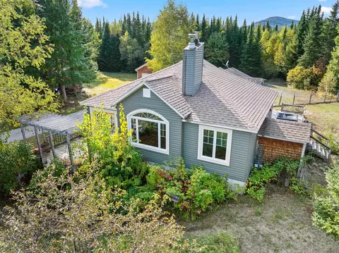 300 Ridgwell Ln, Guildhall, VT 05905