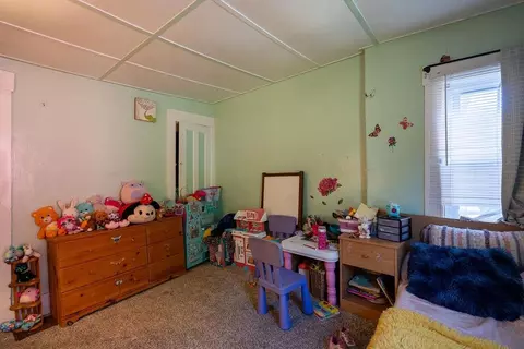 Bedroom - 147 Middle Rd, Deerfield, NH 03037 photo 6 of 10
