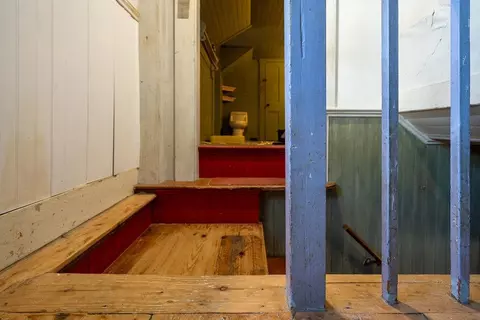 Entry Way - 147 Middle Rd, Deerfield, NH 03037 photo 3 of 3