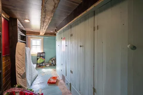 Entry Way - 147 Middle Rd, Deerfield, NH 03037 photo 2 of 3