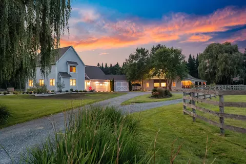 197 Middle Rd, Colchester, VT 05446