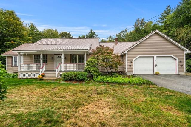 10 Park Pl, Raymond, NH 03077 | MLS# 5063175 | 34 Photos - Movoto