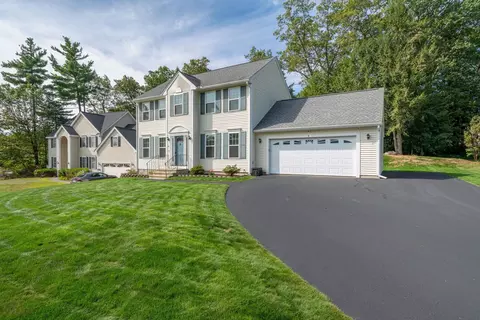 4 Brick Manor Dr, Nashua, NH 03063
