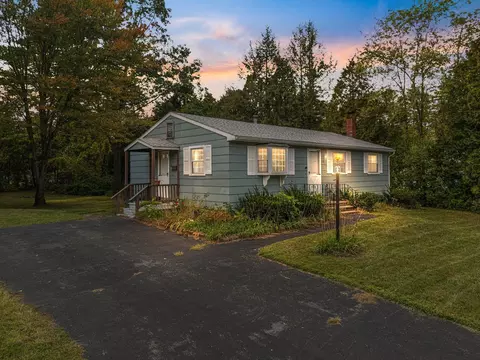 30 Riverlawn Ave, Rochester, NH 03868