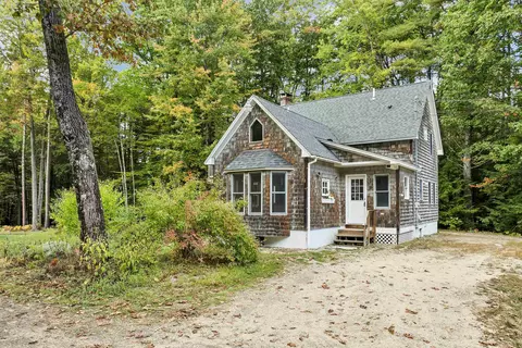 8 Beech River Cir, Ossipee, NH 03814