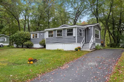 22 Robert Rd, Seabrook, NH 03874