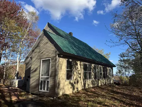 915 Wheeler Mountain Rd, Barton, VT 05822