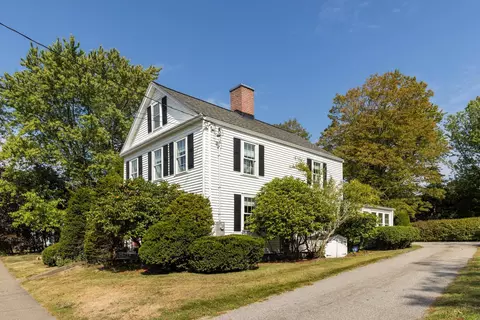 39 Exeter Rd, Hampton, NH 03842