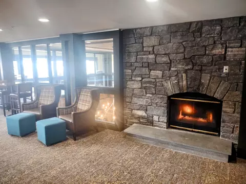 Living - 228 E Mountain Rd #DA DUP GRAND HOTEL 152 II (G, Killington, VT 05751 photo 7 of 9