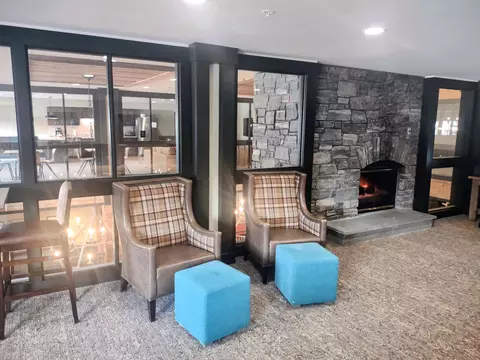 Living - 228 E Mountain Rd #DA DUP GRAND HOTEL 152 II (G, Killington, VT 05751 photo 9 of 9