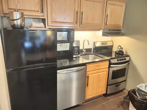 Kitchen - 228 E Mountain Rd #DA DUP GRAND HOTEL 152 II (G, Killington, VT 05751 photo 1 of 2