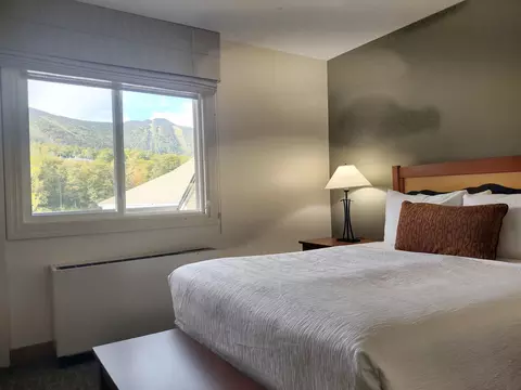 Bedroom - 228 E Mountain Rd #DA DUP GRAND HOTEL 152 II (G, Killington, VT 05751 photo 3 of 6