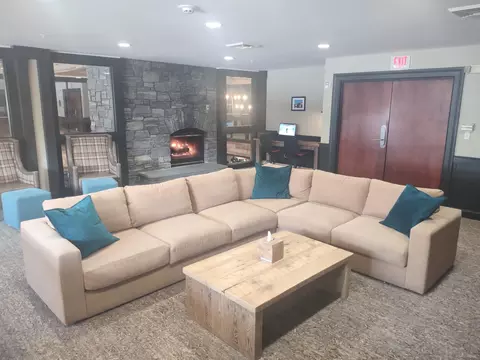Living - 228 E Mountain Rd #DA DUP GRAND HOTEL 152 II (G, Killington, VT 05751 photo 8 of 9