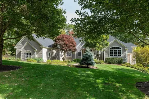 4 Sloans Brook Dr, Exeter, NH 03833
