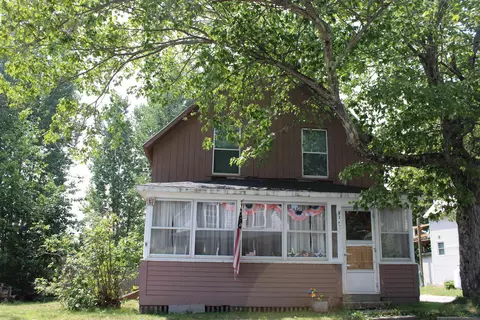 13 Maple St, Lincoln, NH 03251