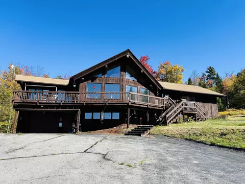 989 Upton Rd, Errol, NH 03579