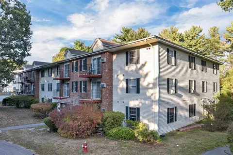 130 Endicott St N #211, Laconia, NH 03246