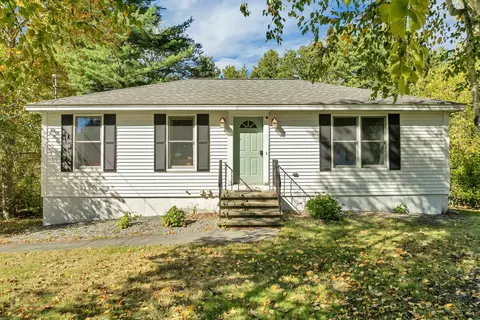 35 Fraser Dr, Salem, NH 03079