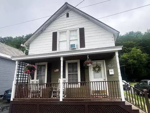 12 Laurel Ave, Rockingham, VT 05101