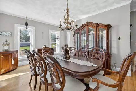 Dining - 84 E Broadway St, Derry, NH 03038 photo 1 of 2