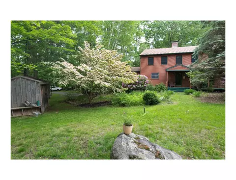 4 Bartlett Rd, Durham, NH 03824