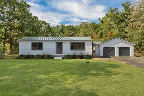 180 Chestnut Hill Rd, Rochester, NH 03867