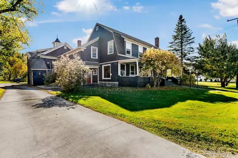 30 Pleasant St, Colebrook, NH 03576