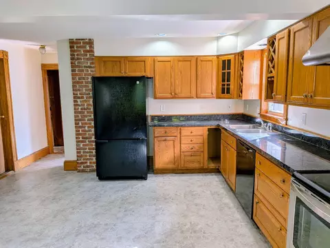 13 Crescent St, Rutland, VT 05701