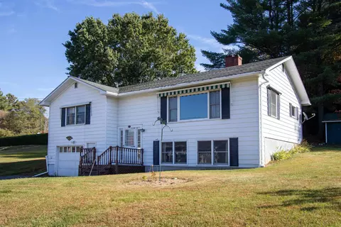 51 Cross Ave, Saint Johnsbury, VT 05819