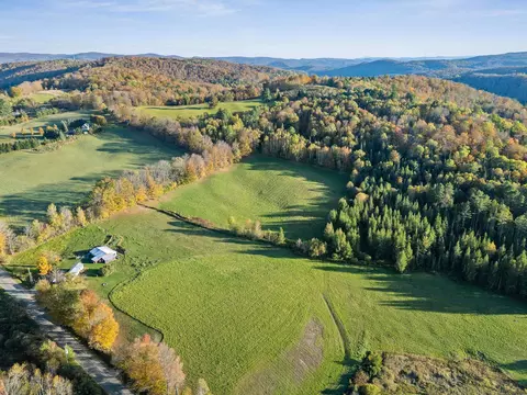 223 Bobbinshop Rd, Chelsea, VT 05038