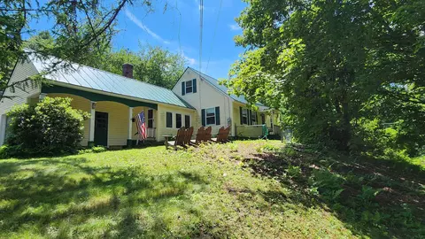 45 Chase St, Claremont, NH 03743