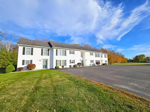 78 Kingsbury Cir #C-41, Derby, VT 05829