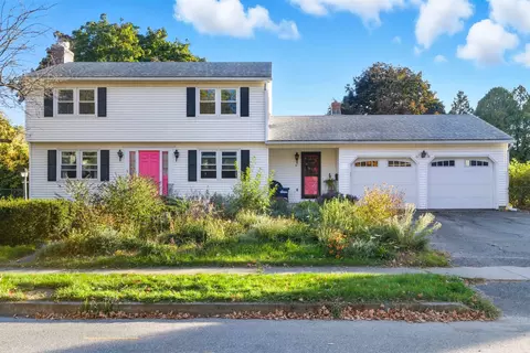 41 Greenwood Ave, Essex Junction, VT 05452
