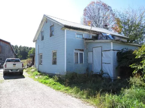 4748 Lake Rd, Franklin, VT 05457