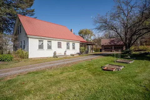 1536 Memorial Dr, Saint Johnsbury, VT 05819