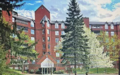 300 River Rd #407, Manchester, NH 03104