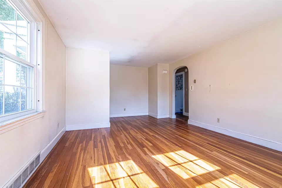 Living - 47 Edgewood Ave, Nashua, NH 03064 photo 4 of 4