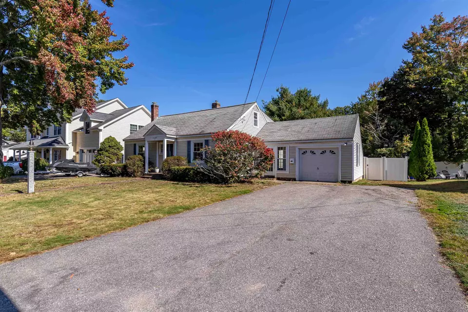 Exterior - 47 Edgewood Ave, Nashua, NH 03064 photo 8 of 10
