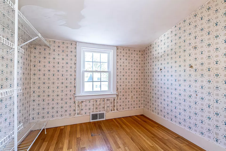 Bedroom - 47 Edgewood Ave, Nashua, NH 03064 photo 11 of 11