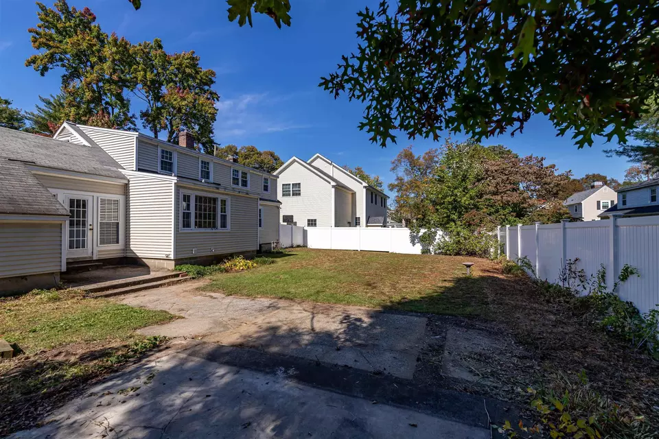 Exterior - 47 Edgewood Ave, Nashua, NH 03064 photo 5 of 10