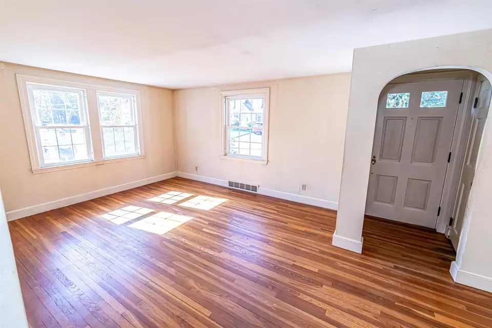 Living - 47 Edgewood Ave, Nashua, NH 03064 photo 1 of 4