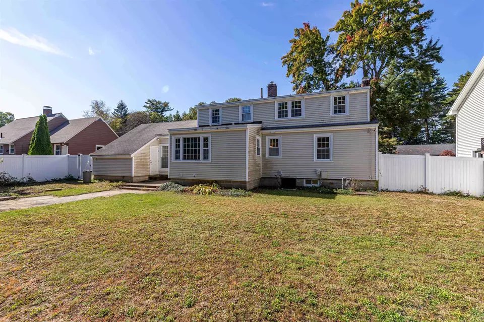 Exterior - 47 Edgewood Ave, Nashua, NH 03064 photo 7 of 10