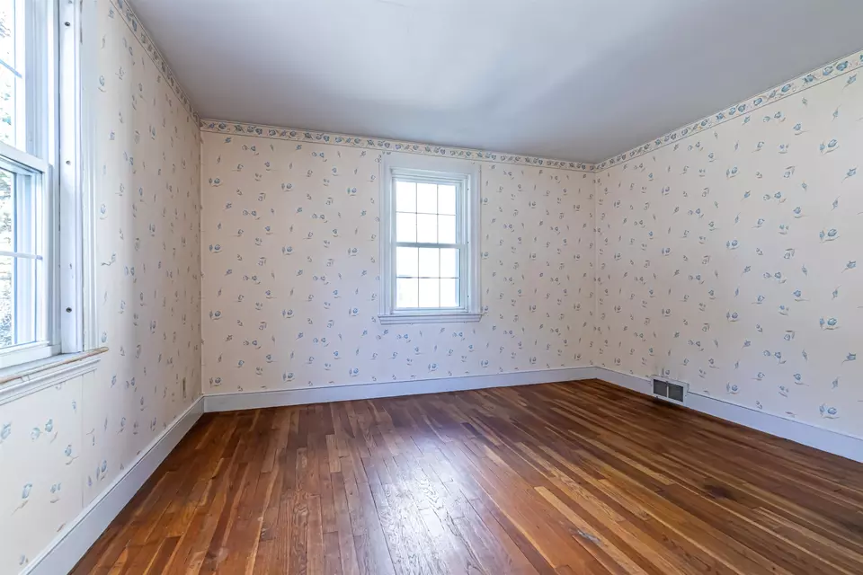 Bedroom - 47 Edgewood Ave, Nashua, NH 03064 photo 6 of 11